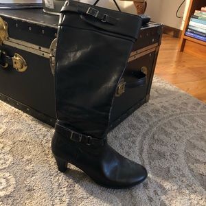 Black boot